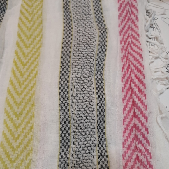 Apt 9 - Picture 2 of 4